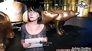 Deutsche Studentin macht Sextreffen not far from Berlin auf der Straße